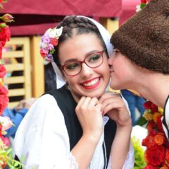 Selo gde milion ruža cveta