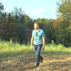 Свештеник Војислав Петровић поклања плацеве у Бањи Бадањи