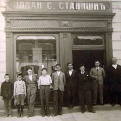 ДОК ЈЕ У ШАБАЧКОЈ ВАРОШИ 5 УЧИТЕЉА ДЕЦУ УЧИЛО, 370 ЗАНАТЛИЈА ЈЕ СТВАРАЛО