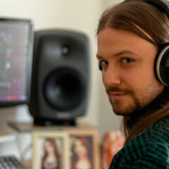 У ШКОЛИ МУ ГОВОРИЛИ ДА НИЈЕ ТАЛЕНТОВАН, ДАНАС ПРАВИ МУЗИКУ ЗА ФИЛМОВЕ И ВИДЕО ИГРЕ