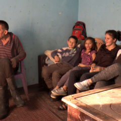 САМОХРАНИ ОТАЦ САМ БРИНЕ О ПЕТОРО МАЛОЛЕТНЕ ДЕЦЕ