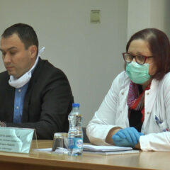 EVIDENTIRANJE KONTAKATA I MERE ZAŠTITE NAJVAŽNIJI ZADACI POSLE SMRTNOG SLUČAJA U ŠAPCU (VIDEO)