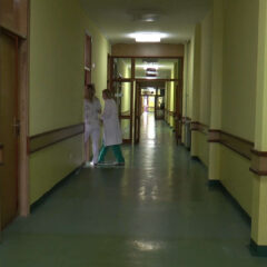 САМО ЈЕДАН ЗДРАВСТВЕНИ РАДНИК У ПОРОДИЛИШТУ ПОЗИТИВАН НА КОРОНУ