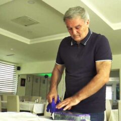 ДОКТОР КОЈИ ЗАСЛУЖУЈЕ ДВОСТРУКИ АПЛАУЗ