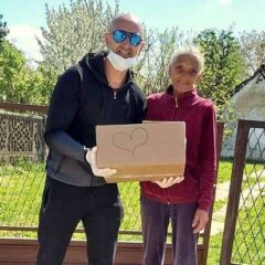 „НЕМОЈТЕ САМО ЛАЈКОВАТИ, МОЖЕТЕ И ДА ПОМОГНЕТЕ, НИЈЕ СРАМОТА“ – ПОРУКА ЈЕ ХУМАНОГ ШАПЧАНИНА