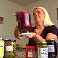 НИКО НЕ МОЖЕ ДА ПОГОДИ ШТА СЕ НАЛАЗИ У МАРИНИНИМ ТЕГЛАМА