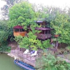 ЈОВАН САГРАДИО КУЋУ НИ НА НЕБУ НИ НА ЗЕМЉИ И ЗАДИВИО ТУРИСТЕ ИЗ ЦЕЛЕ ДРЖАВЕ