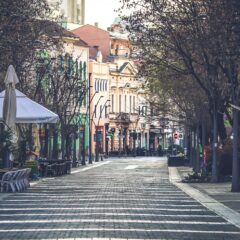 ШАПЧАНИ СЕ ПРЕПОЗНАЈУ ПО „НАОПАКО“, А ШТА СВЕ ТИМЕ ПОРУЧУЈУ?!