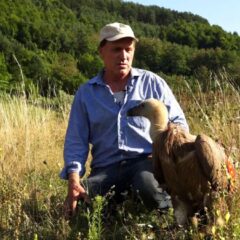 КРАЉЕВИ НЕБА ИЗНАД ЉУБОВИЈЕ ОПСТАЈУ ЗАХВАЉУЈУЋИ ЛАЗИ (ВИДЕО)