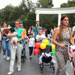 КАРНЕВАЛ ТРУДНИЦА И БЕБА – НАЈЛЕПША РАЗГЛЕДНИЦА ШАПЦА (ВИДЕО)