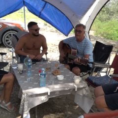 НАСТИЋИ ПОЛА ВЕКА КАМПУЈУ НА ДРИНИ (ВИДЕО)