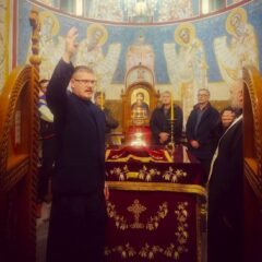 ЦРКВА СВЕТЕ ТРОЈИЦЕ ПРВИ ПУТ ОТВОРИЛА ОЛТАР ЗА ВЕРНИКЕ