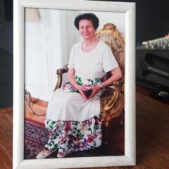 ПОСЛЕДЊИ ПОЗДРАВ ДРАГОЈ „ШАПЧАНКИ“, ПРИЈАТЕЉИЦИ, РАЗРЕДНОЈ (ВИДЕО)