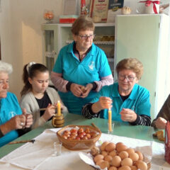 ВОСАК, ШАРАЛИЦА И СВЕЋА ЗА ПОСЕБНА ВАСКРШЊА ЈАЈА