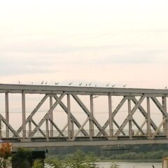 НЕВЕРОВАТАН ПРИЗОР, 30-АК РОДА СЛЕТЕЛО НА ЖЕЛЕЗНИЧКИ МОСТ