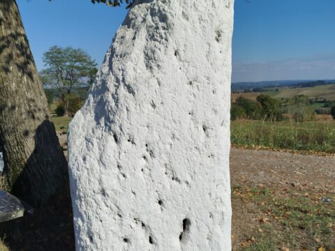 МАГИЧНИ КАМЕН ЧУВА ЛЕГЕНДУ О ЉУБАВИ И ВИТЕШТВУ