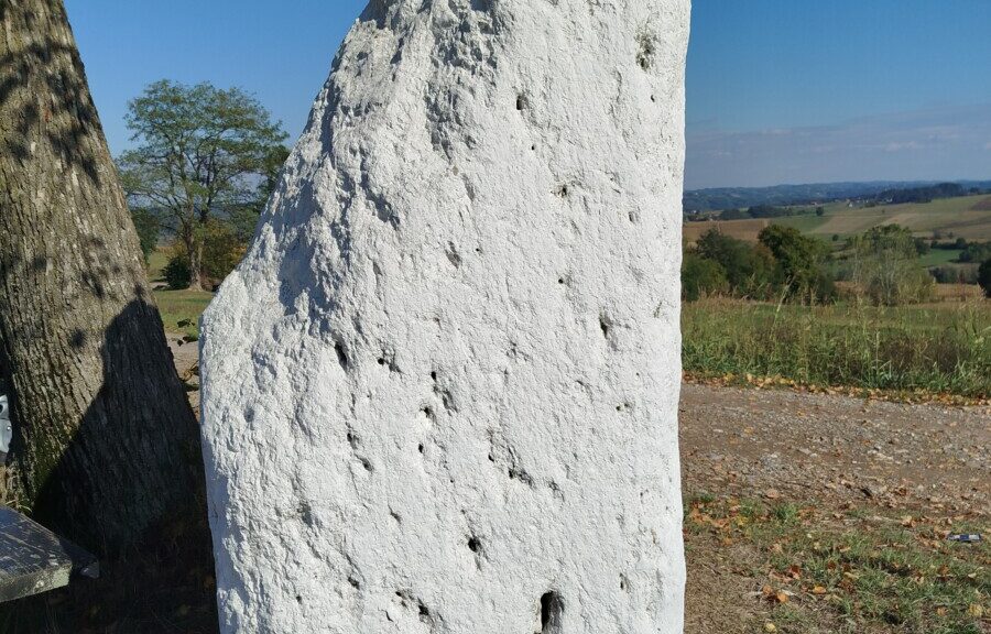 МАГИЧНИ КАМЕН ЧУВА ЛЕГЕНДУ О ЉУБАВИ И ВИТЕШТВУ