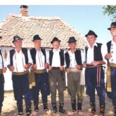 ЧУВАРИ МАЧВАНСКЕ ДУШЕ – ГЛАСОВИ КОЈЕ ПАМТЕ ПОЉА, ЊИВЕ И ДРИНА